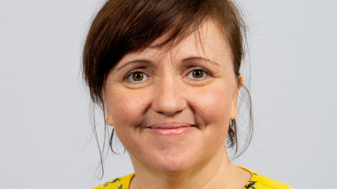 Portrait picture of Professor Emma Thomson.