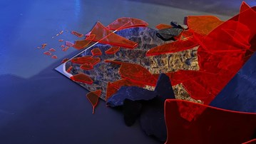 rött material på golv