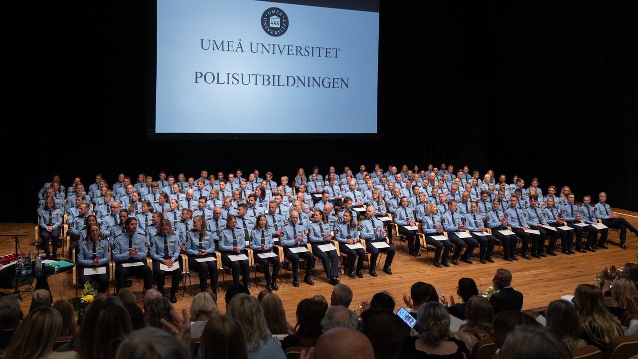 Examensceremoni f&ouml;r polisprogrammet 2026