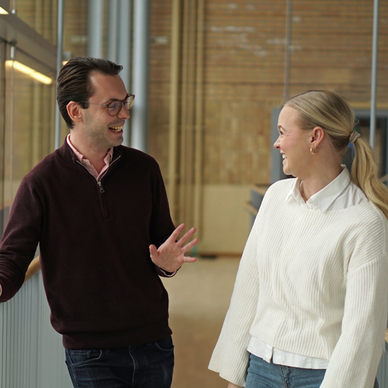 Studenterna Piotr Pokrasen och Amalia H&auml;gglund.