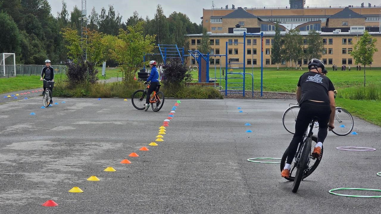 Prova triathlon H&auml;lsa p&aring; campus