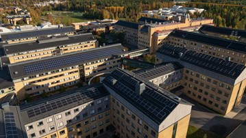 drönarbild ovanför biologi- och KBC-huset