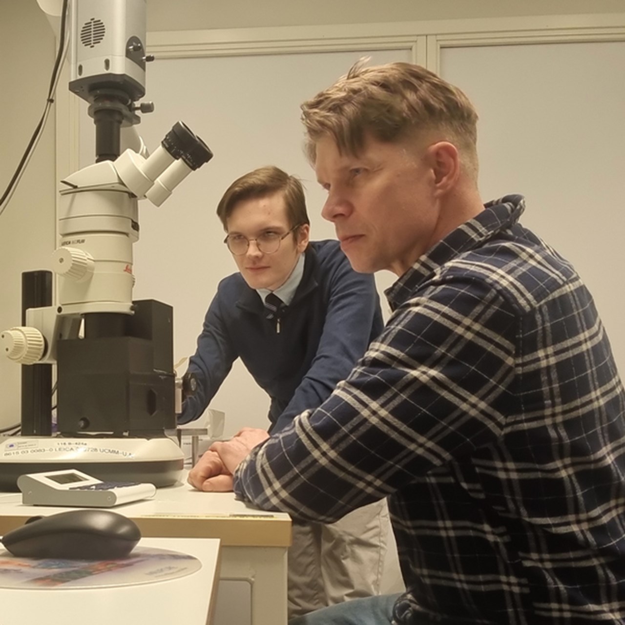 Doctoral student Joakim Lehrstrand (left) and Professor Ulf Ahlgren