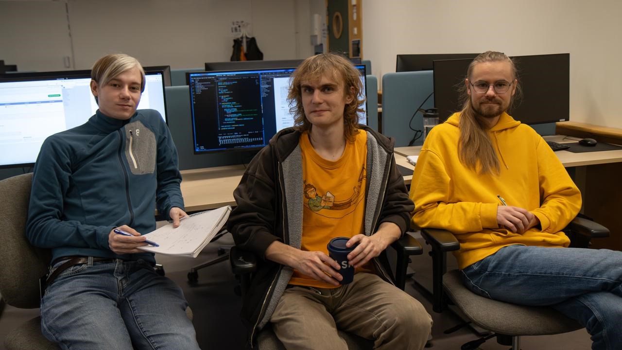 Simon, Ture och Algot, studenter och amanuenser vid Institutionen f&ouml;r datavetenskap