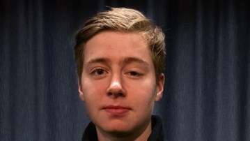 Elis Lundholm satsar på dubbla karriärer vid Umeå universitet