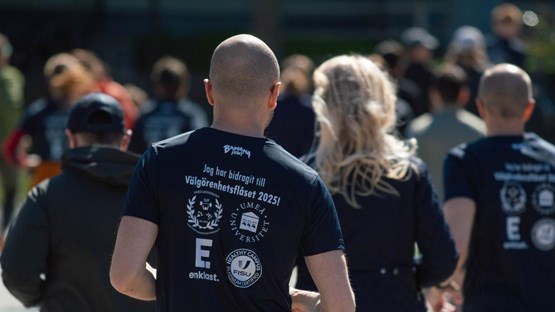 Actionbilder på deltagare och arrangörer från Välgörenhetsflåset 2025.