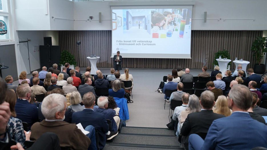 Gå till sida Svenska framtider i fokus i fullsatt Rotundan