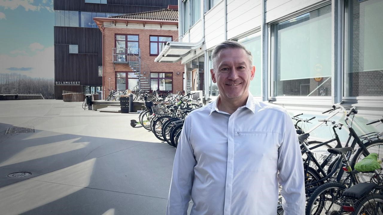 Portr&auml;tt p&aring; Alex Liebert framf&ouml;r Designh&ouml;gskolan