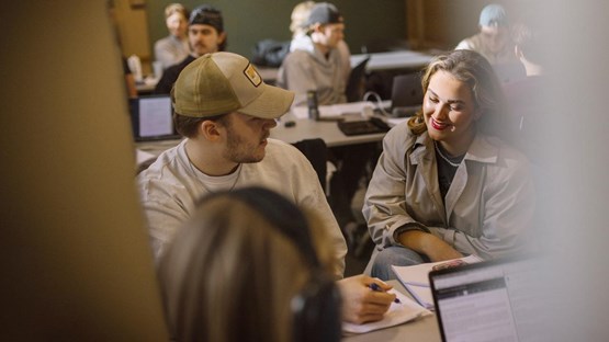 Umeå Universitet,  Studenter pluggar i MIT-huset.