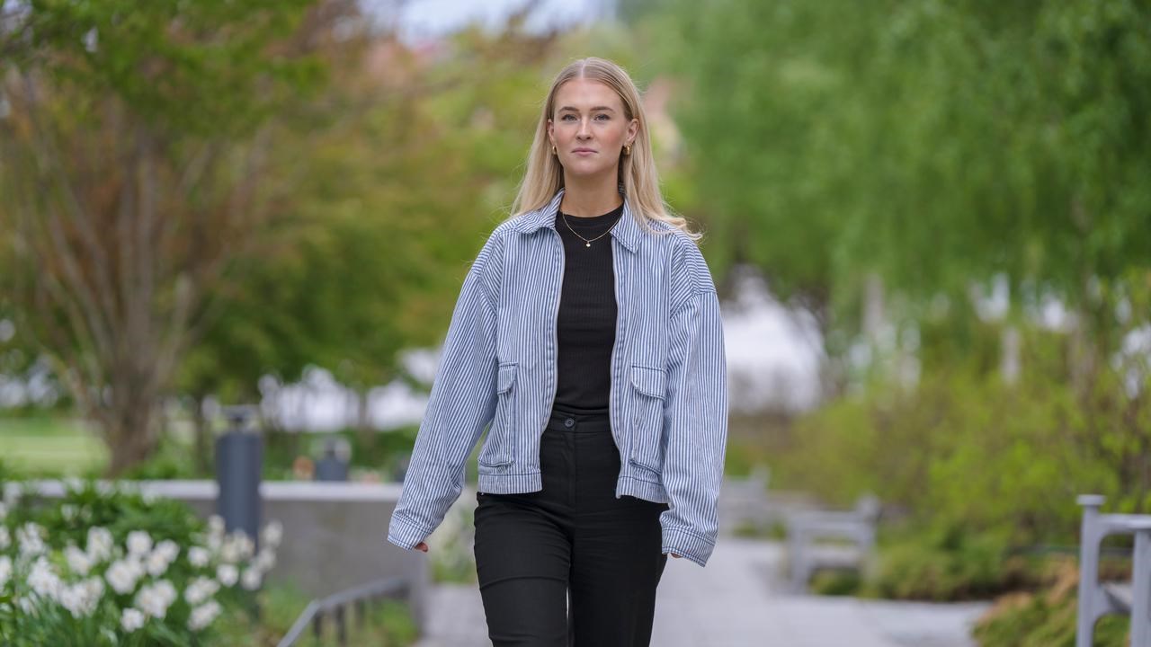 Olivia HarlinAlumn