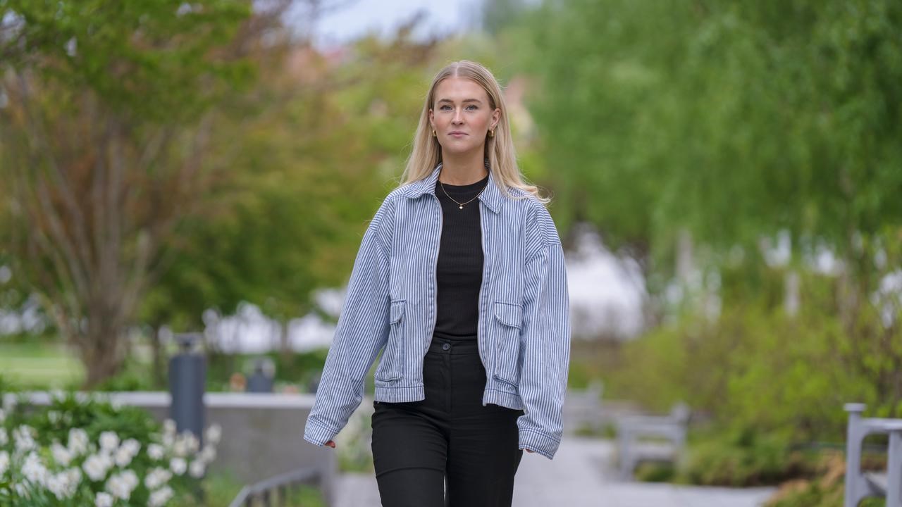 Olivia HarlinAlumn