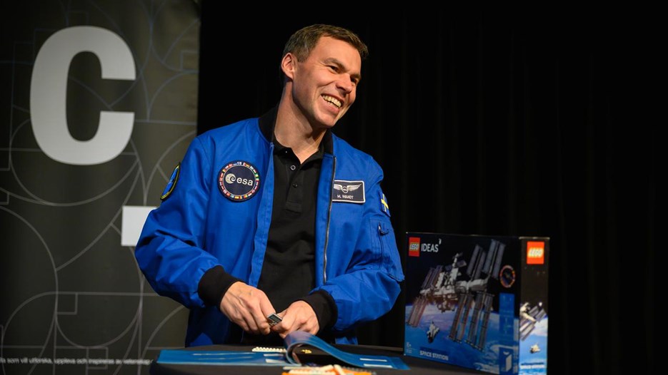 Gå till sida Astronauten Marcus Wandt inspirerade Umeås åttondeklassare