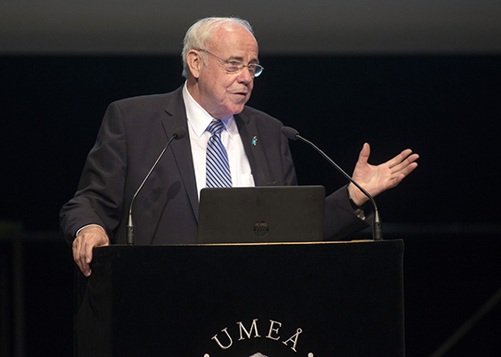 Ernst-Ludwig Winnacker, Professor at Ludwig Maximilian University in Germany