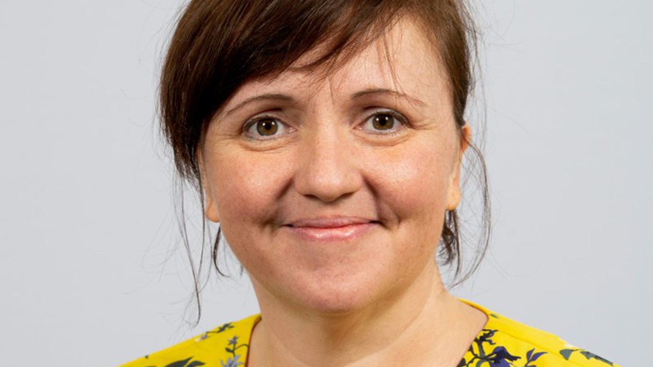 Portrait picture of Professor Emma Thomson.