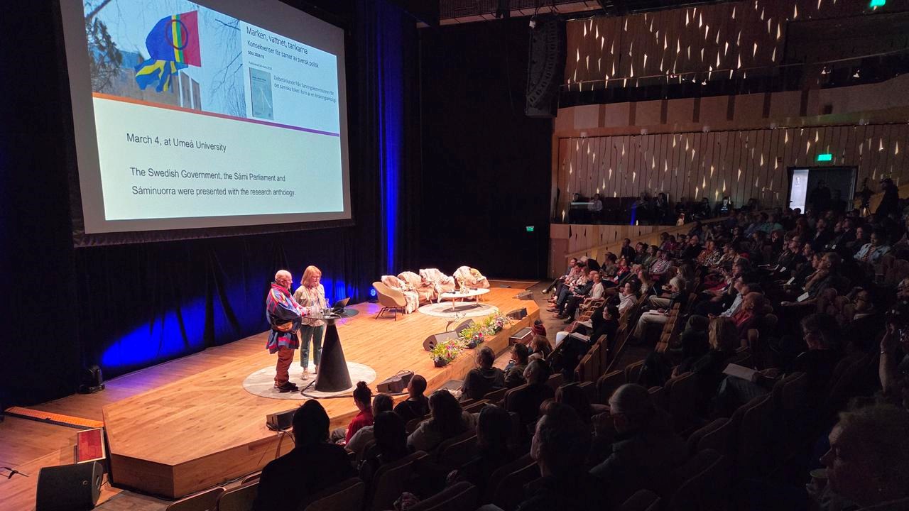 On the second day of the Arctic Art Summit, researcher Krister Stoor of Várdduo and Kaisa Syrjänen Schaal, Chair of the Truth Commission, presented the key findings of the forthcoming report by the Swedish Truth Commission to a packed Idun.