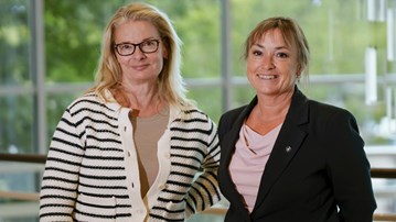 Minister Lotta Edholm och rektor Tora Holmberg