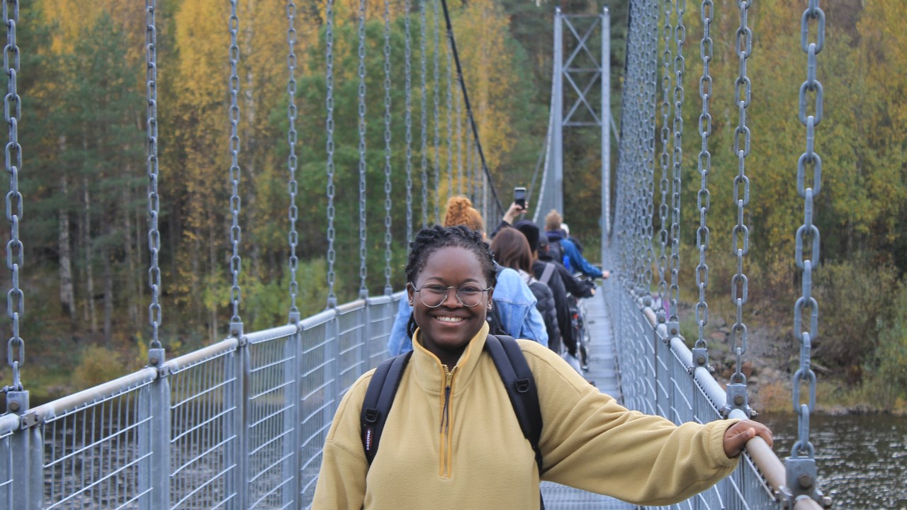 Aïssatou Lala är buddy på buddyprogrammet och hjälper internationella studenter att känna sig som hemma i Umeå.