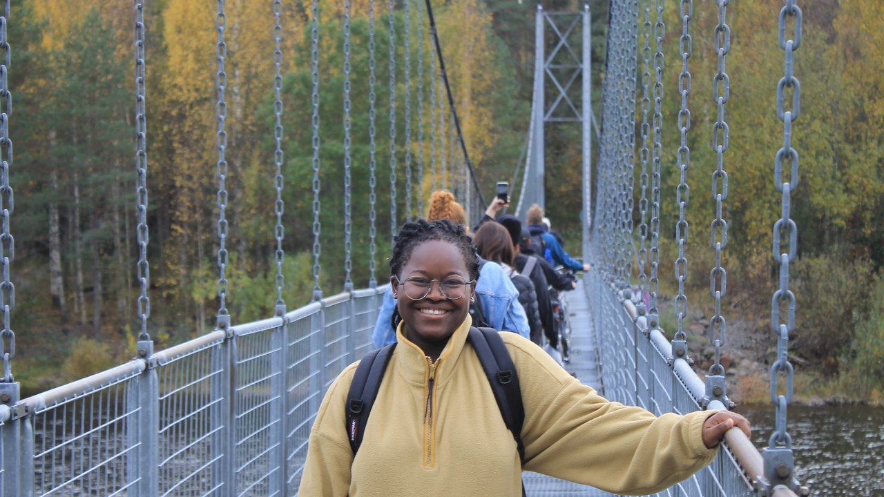 Aïssatou Lala är buddy på buddyprogrammet och hjälper internationella studenter att känna sig som hemma i Umeå.