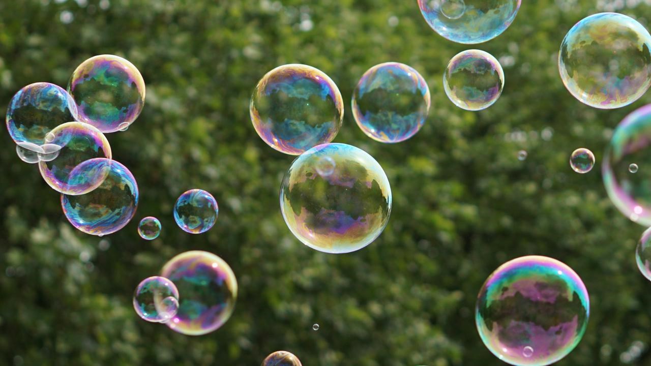 Såpbubblor i luften