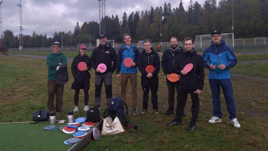 Disc golf at Campus Meadows.