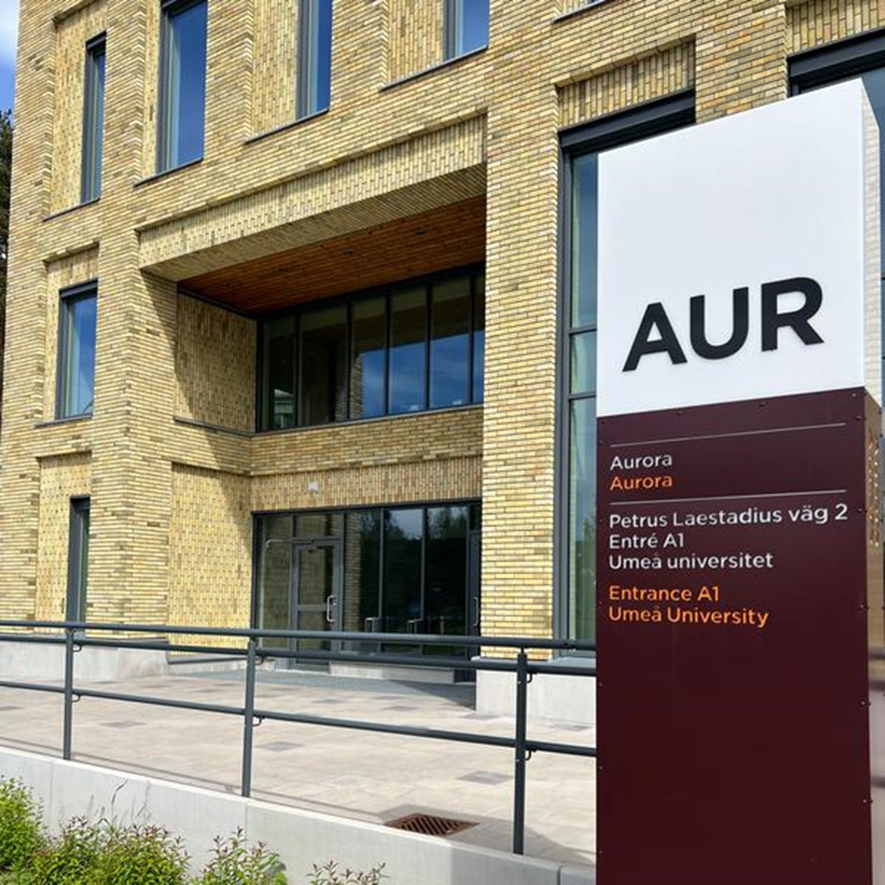 Byggnaden Auroras entr&eacute;.