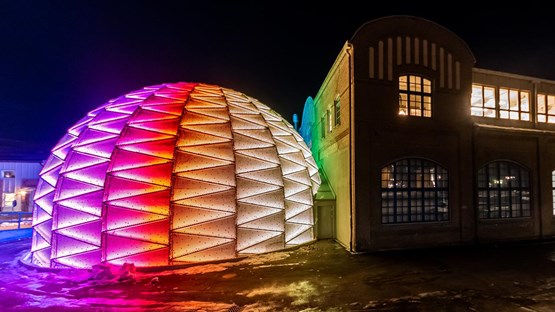The Curiosum dome theatre in pink colours.