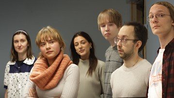 Grupp 1 redovisar sitt arbete för Knightec.