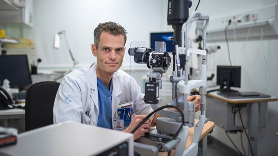 Gauti Johannesson, biträdande universitetslektor, specialistutbildad läkare vid Institutionen för klinisk vetenskap. Enhet: Professionell utveckling, Oftalmiatrik.