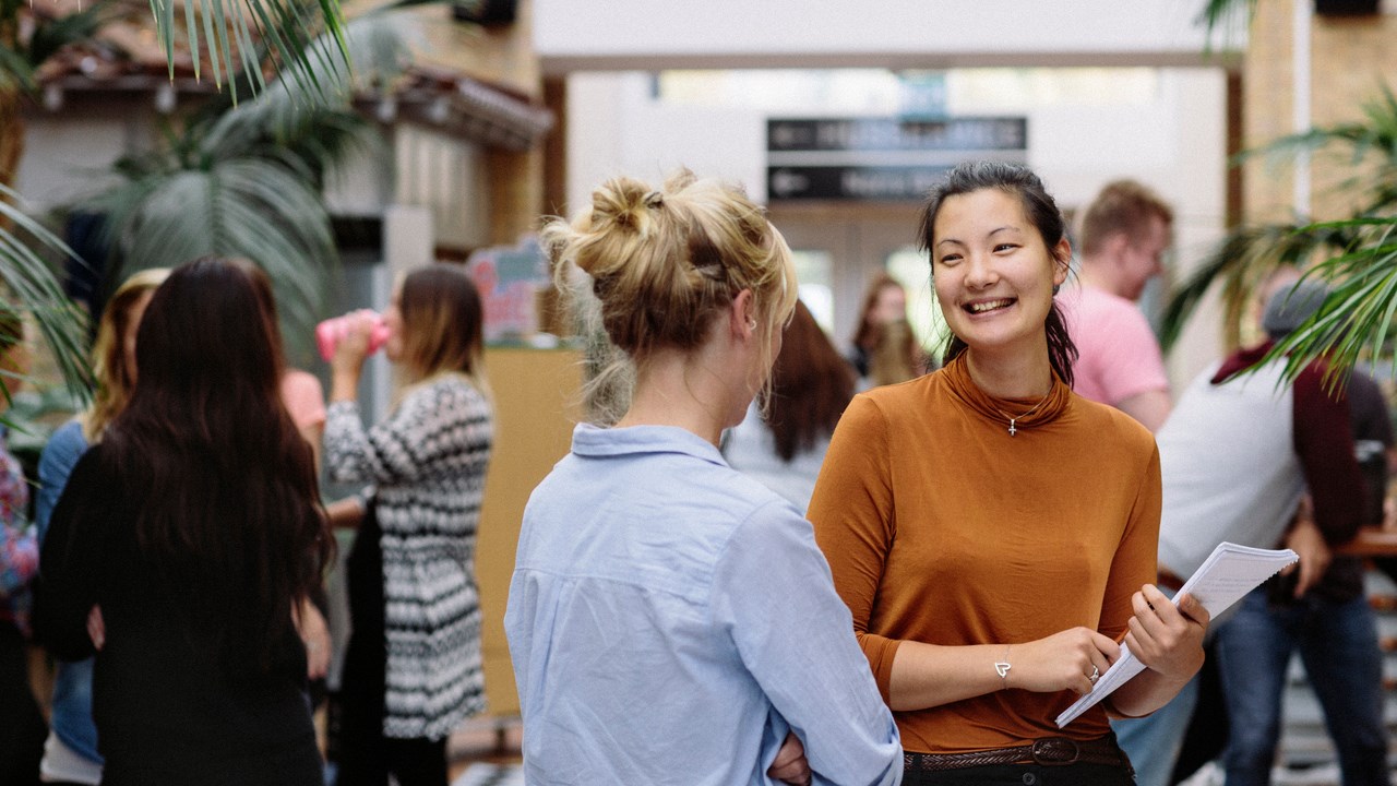 Bild på Studenter i Beteendevetarhuset