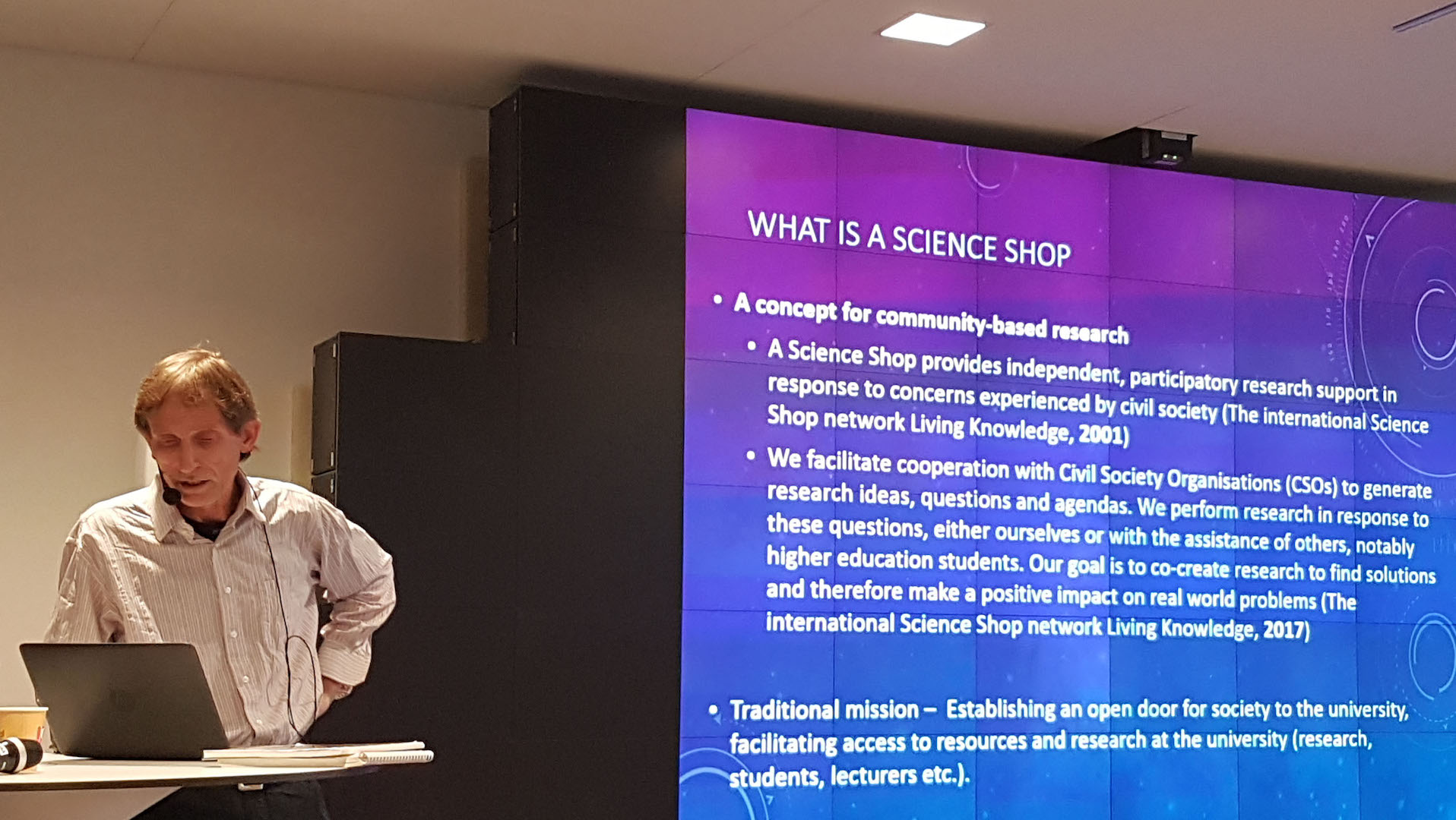 Jens Dorland berättar om olika former för Science Shops.