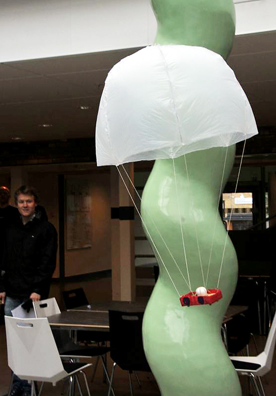 Landningsmodul testas av studenter på Teknisk Fysik, Umeå universitet.