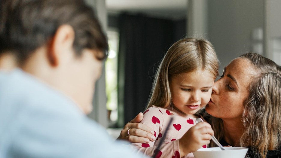 Gå till sida Styr gamla anknytningsteorier synen på dagens föräldraskap?