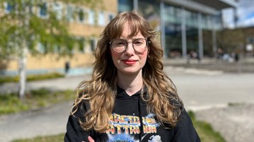 Porträtt på ung kvinnlig student