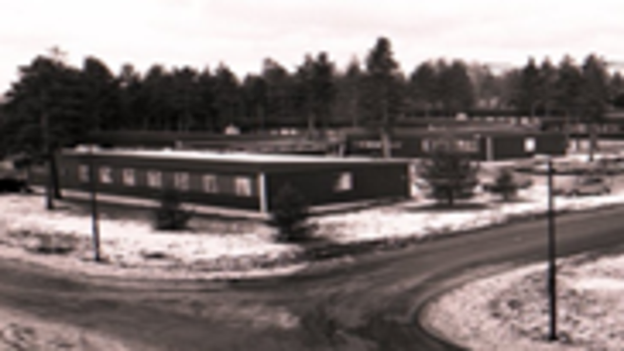 En äldre bild på norra paviljongen, Umeå universitet