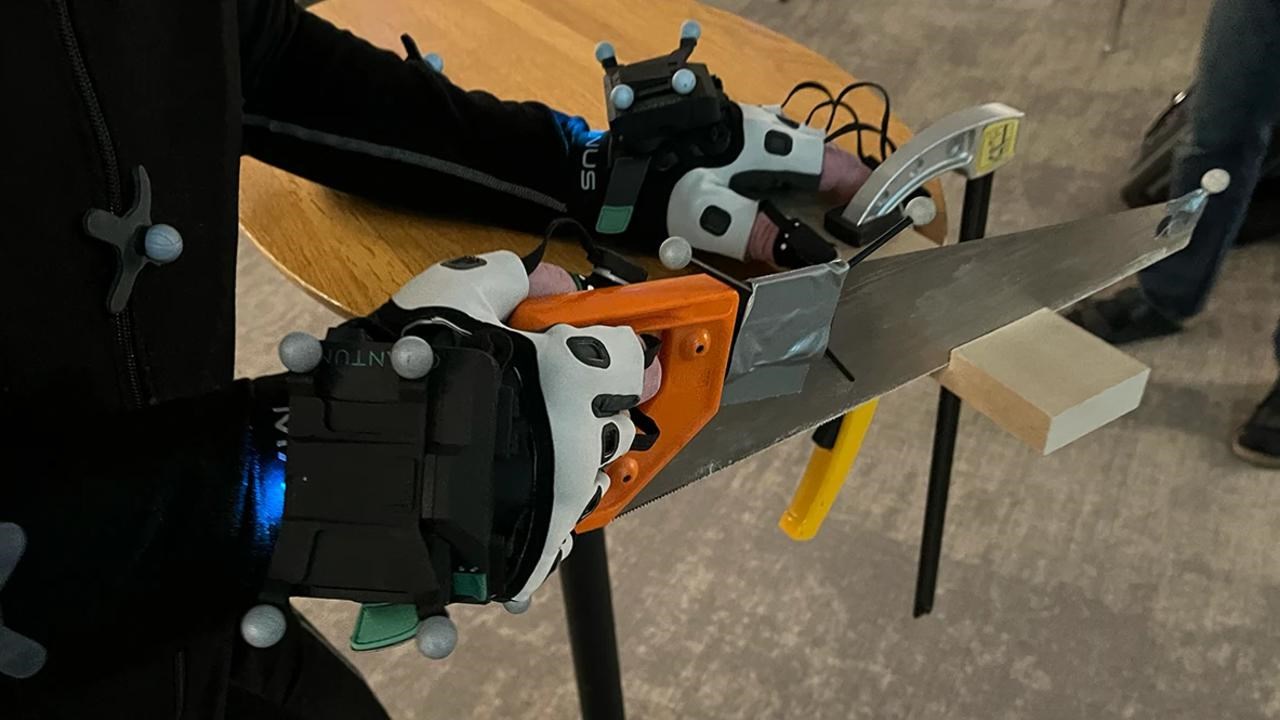 Närbilder av sågrörelser spelas in med motion capture utrustning