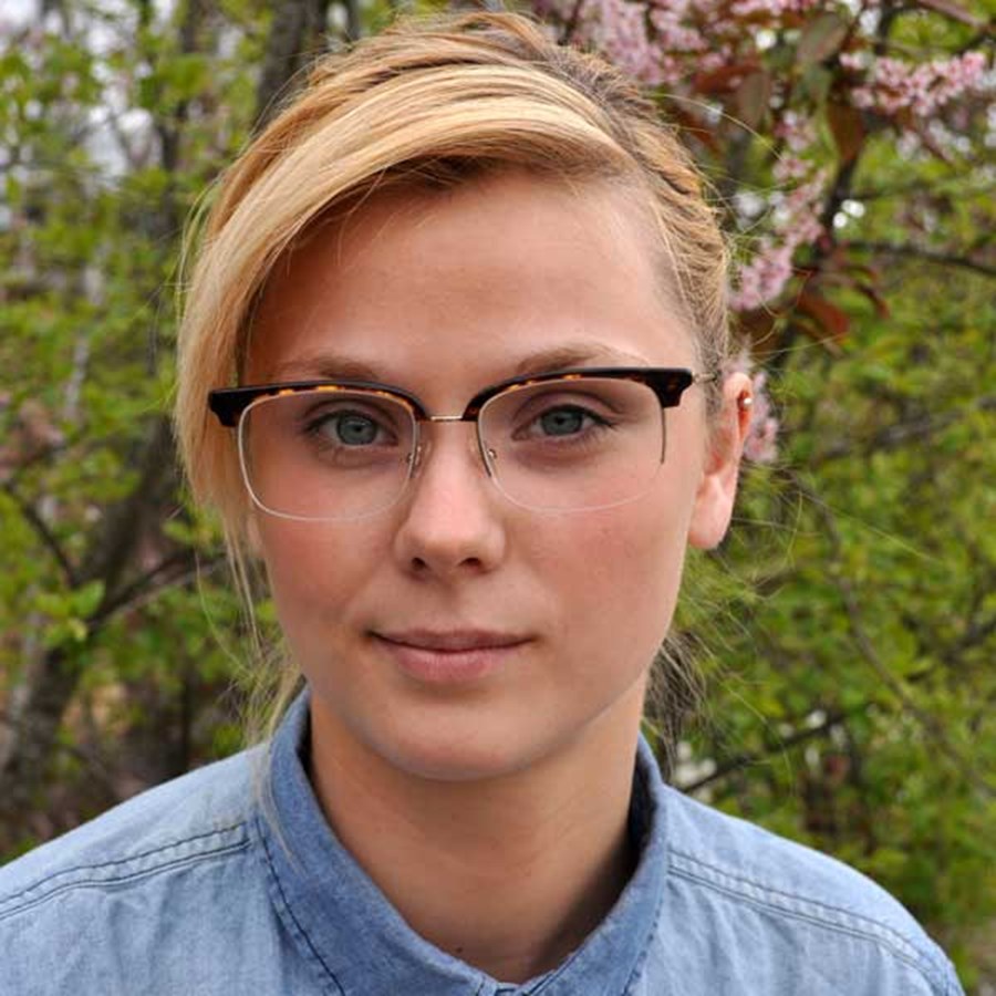 Porträttbild på Ida Mullaart