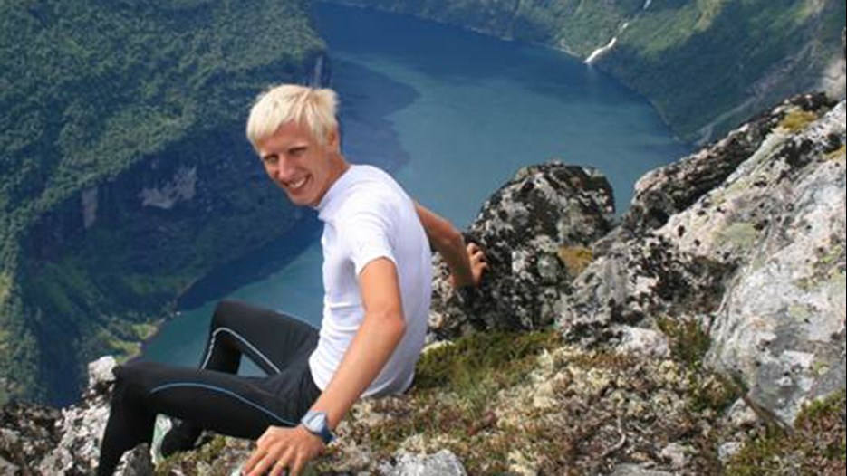 Oskar Käck är projektledare för forskning och utveckling av ett nytt läkemedel. Han var tidigt intresserad av hur kroppens fysiologiska system fungerar, vilket hade med hans stora idrottsintresse att göra. 