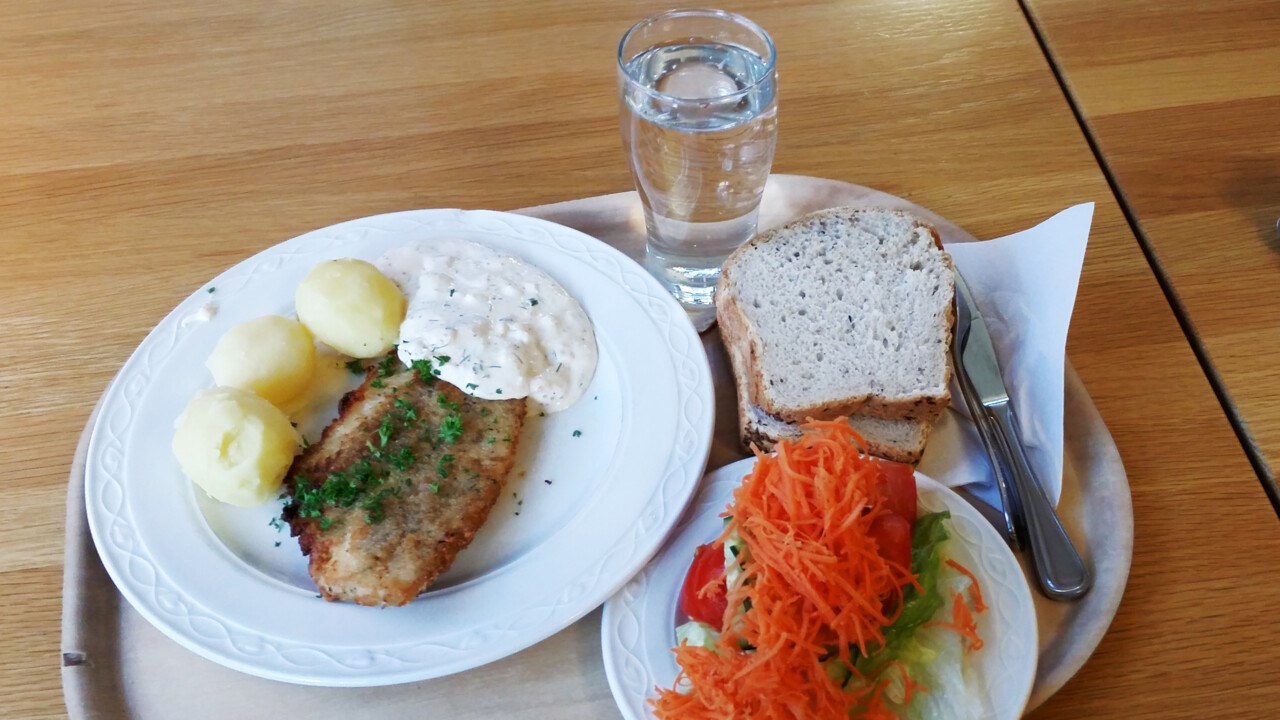 Dagens lunch på bricka.