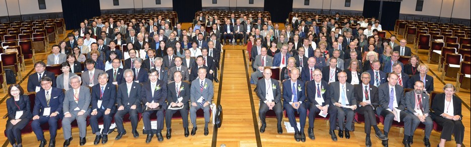 Group photo of the opening session at the conference