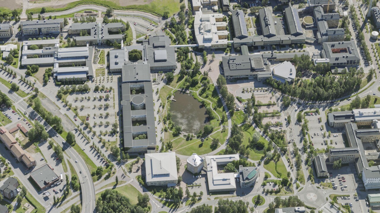 Flygbild över campus, Umeå universitet.