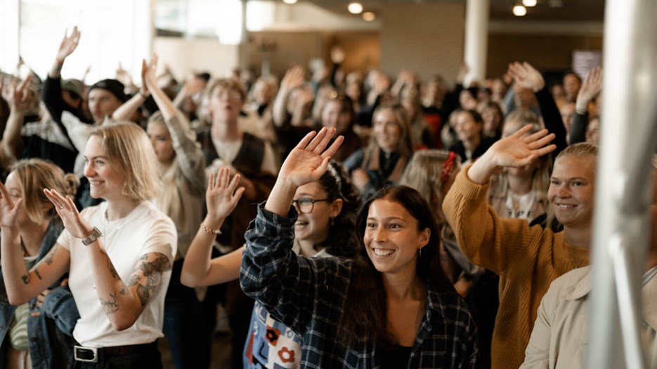Cleo och publik på Välkomstmässan 2022