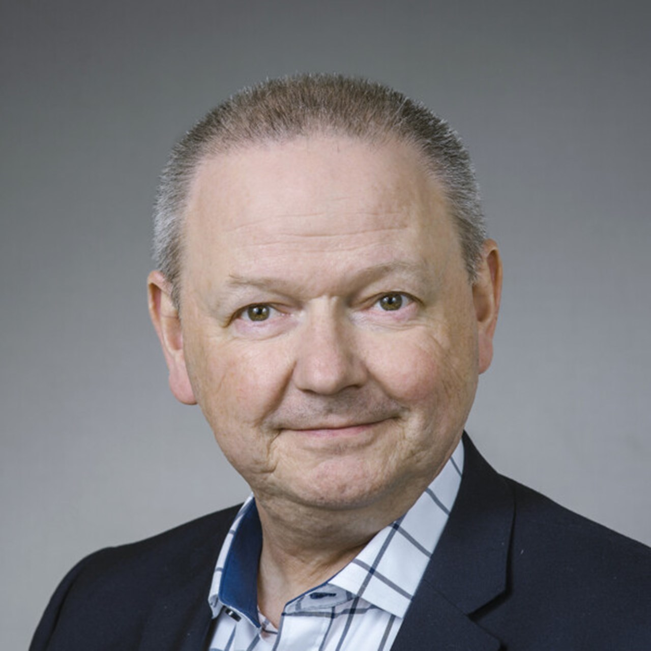 Porträtt på Hans Adolfsson, rektor för Umeå universitet.