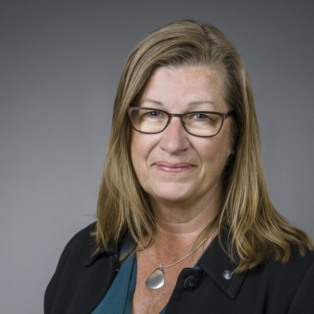 Porträtt på Katrine Riklund, prorektor för Umeå universitet.