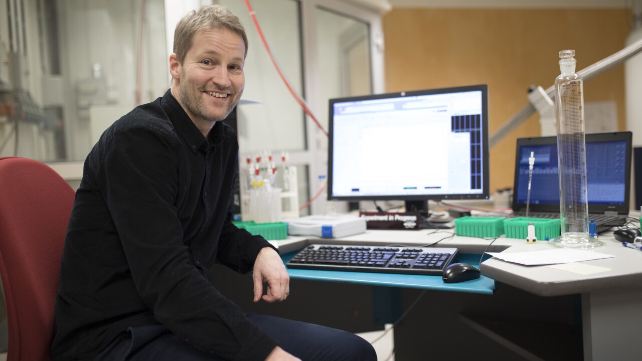 Fredrik Almqvist, professor i organisk kemi vid Umeå Universitet.