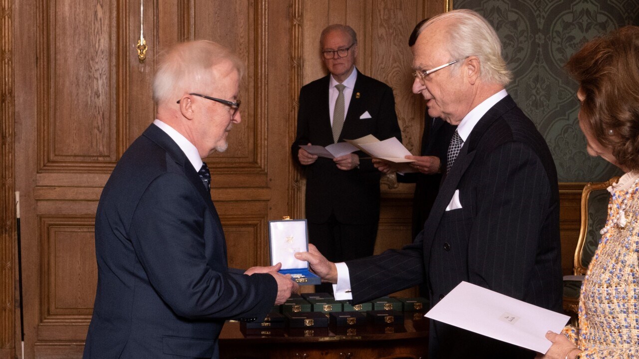 Bernt Eric Uhlin får medalj av Kungen