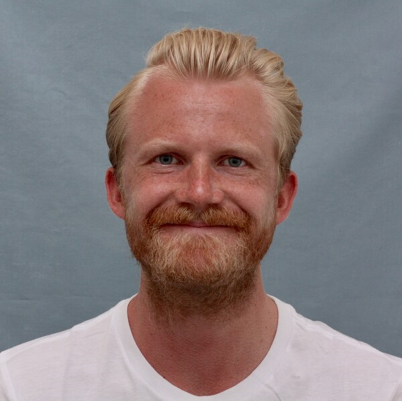 Porträtt av Björn Högberg, forskare i Socialt arbete.