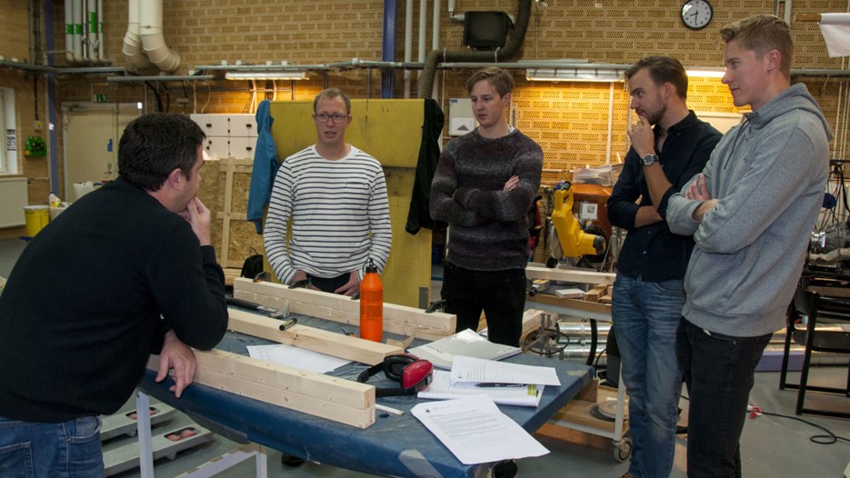 Studenter på högskoleprogrammet i byggteknik