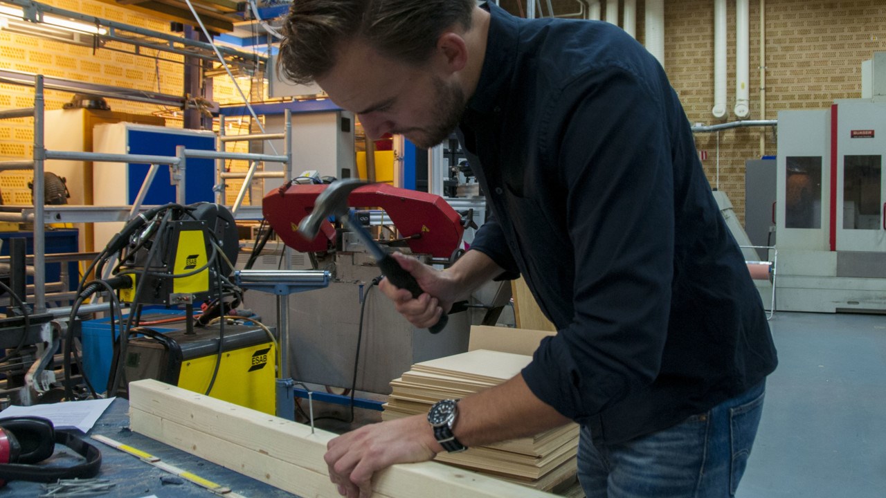 Studenter på högskoleprogrammet i byggteknik