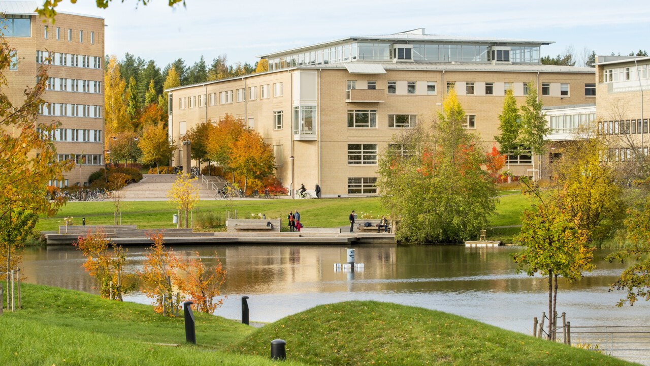 Bild på campusdammen