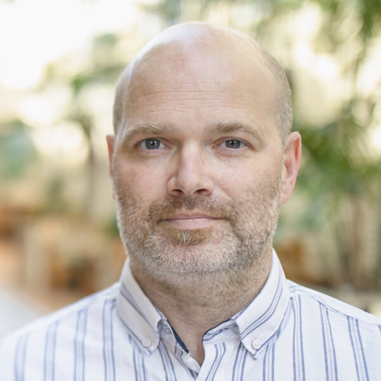 Porträttbild på Paul Davis, anknuten som universitetslektor vid Institutionen för psykologi, Umeå universitet.